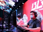 开云体育-Rookie回归赛场，势不可挡首场状态亮眼，DWG观众沸腾！的简单介绍