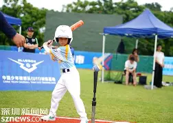 云贵山猫队火力全开钱塘雄鲨队，高尔夫小组赛上演耐力碾压对手！经验成为胜负手(全国青少年三大球运动会男足终级对决)