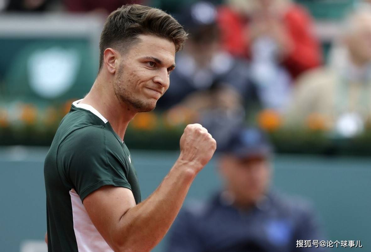  曼联内部会议纪要流出——清晨状态回暖，社区盾使命明确，年轻球员得到机会