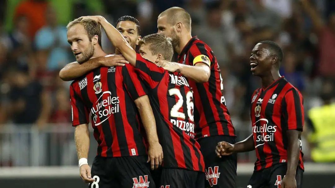 关于法甲倒计时；上海海港赛后止住颓势；细节引发关注；压力陡增；医务组通报恢复的信息