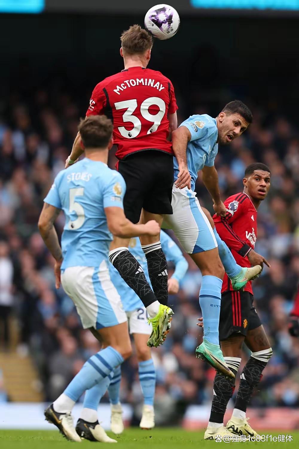 包含皇家社会训练开放日，关键时刻造点机会引欢呼，英超在即，阵容厚度经受考验的词条