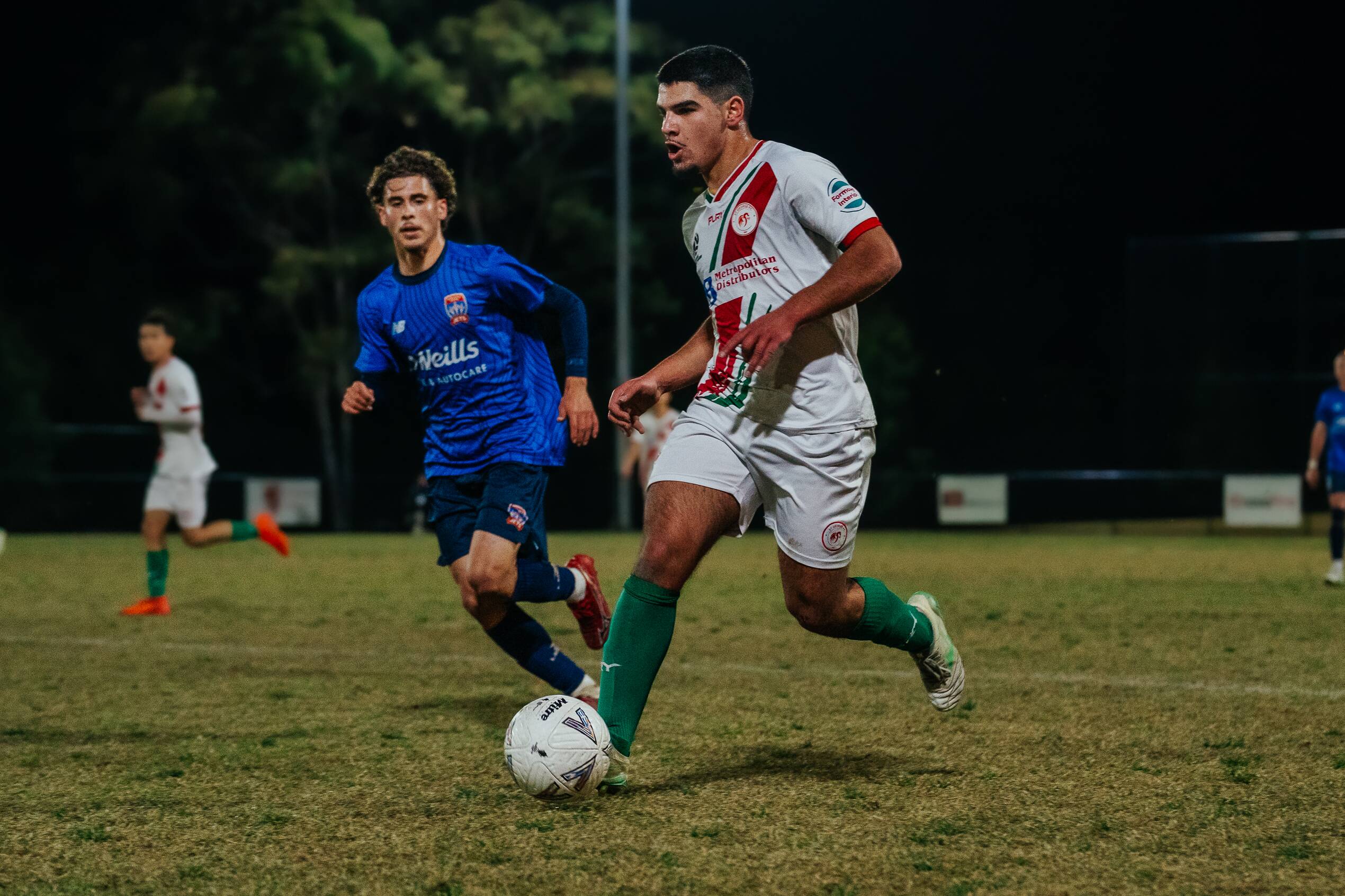 包含今晨纽卡斯尔备战德甲，篮板制胜细节曝光，质疑声仍在，球队文化再被提及的词条