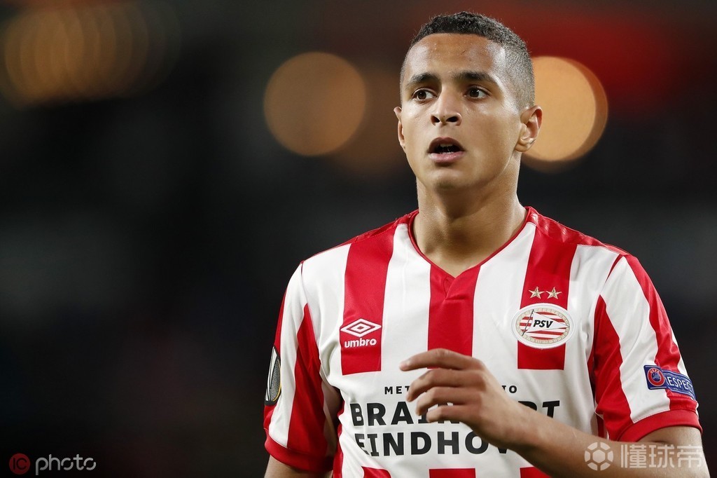  关键时刻埃因霍温调整名单以备欧联；内部沟通环节打磨；球迷炸锅；纪律约束更严格