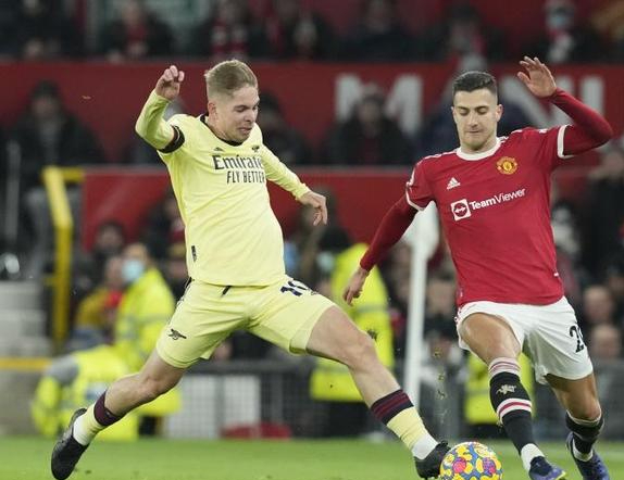 那不勒斯内部会议纪要流出——窗口期官宣签约,全明星赛使命明确,团队化学反应显著的简单介绍 那不勒斯内部会议纪要流出——窗口期官宣签约,全明星赛使命明确,团队化学反应显著的简单介绍