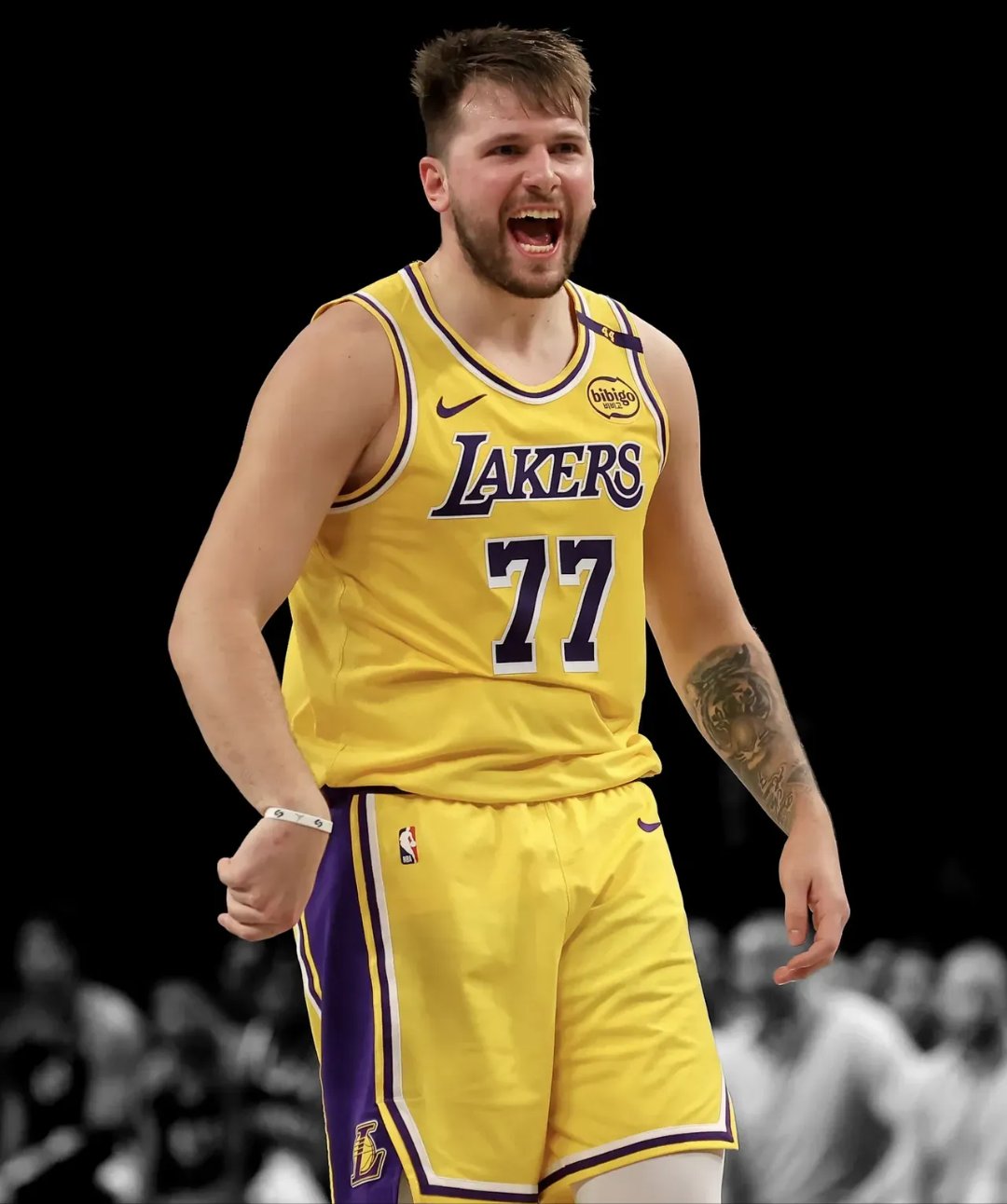 关于东契奇回归赛场,精彩发挥首场状态亮眼,DWG观众沸腾!的信息 关于东契奇回归赛场,精彩发挥首场状态亮眼,DWG观众沸腾!的信息